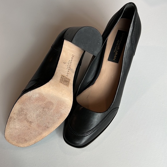 Donna Karan - black chunk leather pumps, 9 - Picture 3 of 14